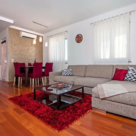 Apartman Leone Apartament