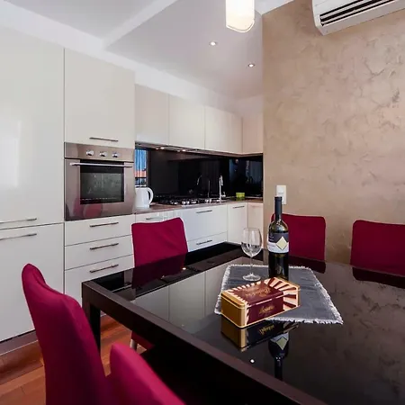 Apartman Leone Apartament