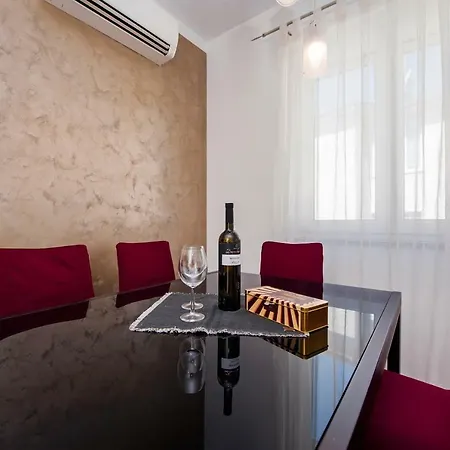 Apartman Leone Apartament
