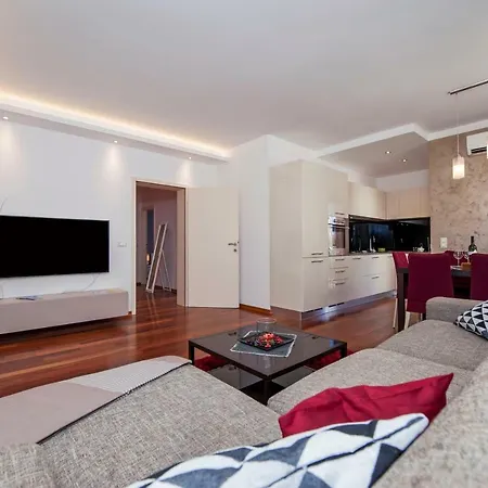 Apartament Apartman Leone *