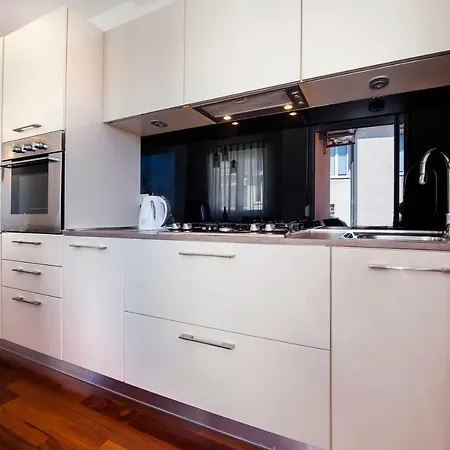 Apartment Apartman Leone *