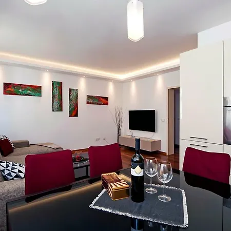 Apartment Apartman Leone Rovinj