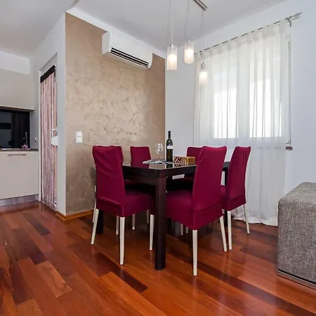 Apartman Leone *